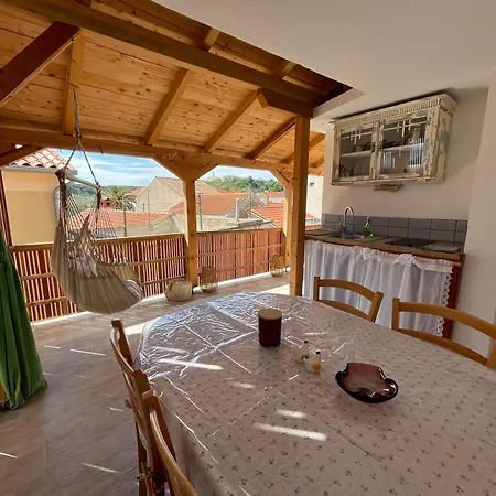 Bed and Breakfast Heat *